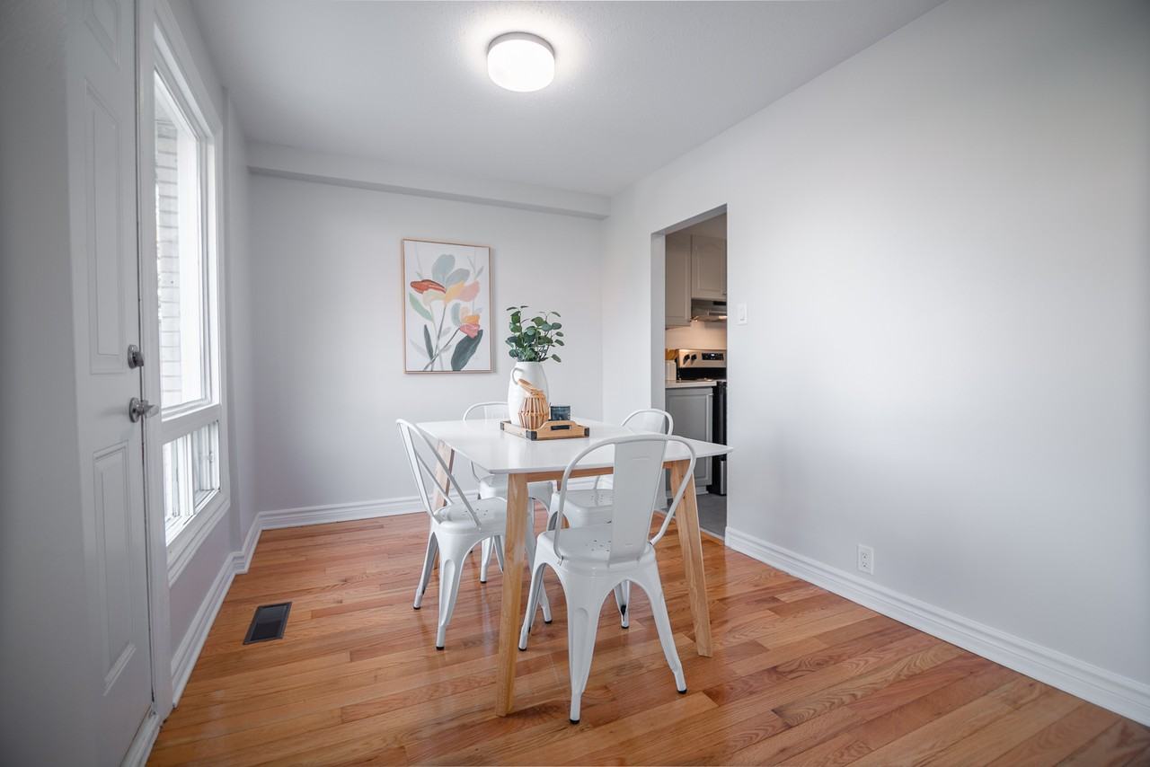 Townhome Apartments 98 Woodridge Cres, Ottawa, ON K2B 7S9 Zumper