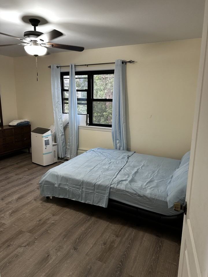 151 02 85th Drive #2 - Photo 3 of 11