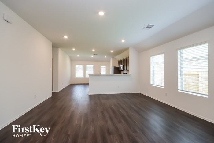 18909 Collina Way - Photo 3 of 15