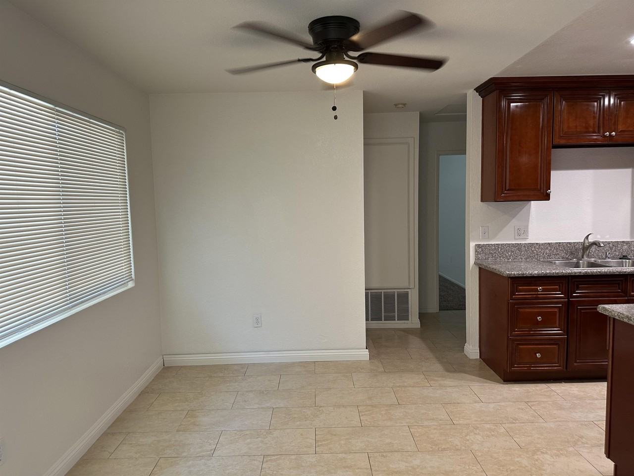 1108 W Ralston St #B - Photo 4 of 18