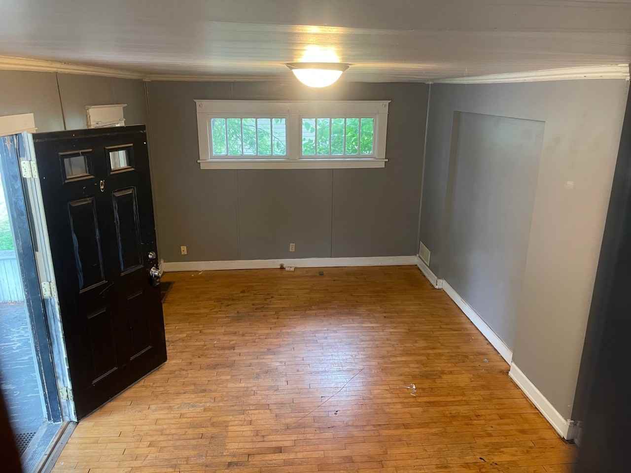 504 Tayco St Frnt - Photo 2 of 12