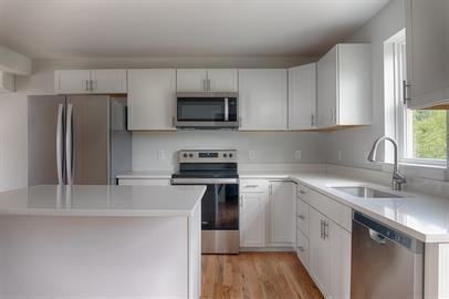 11 Thomas Dr #11 - Photo 3 of 24