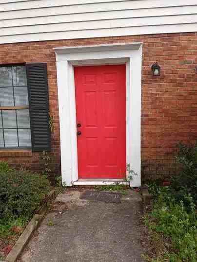 110 Villa Ct - Photo 2 of 7