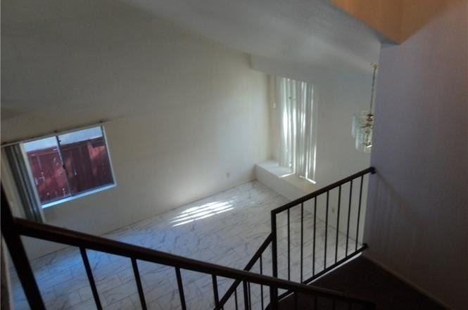 727 N Driftwood Ave - Photo 2 of 34