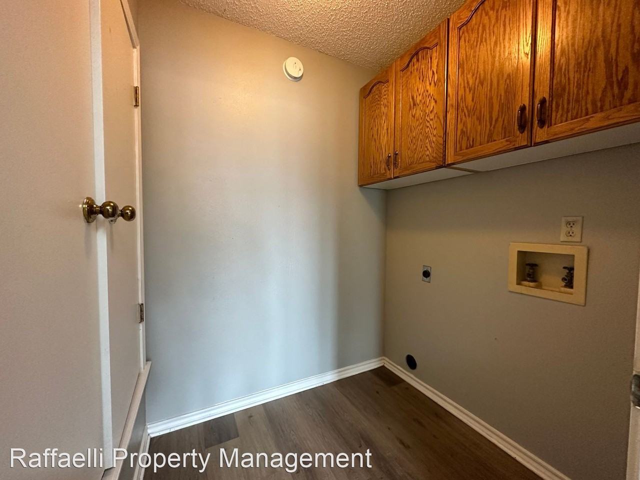 4202 Savannah Cir - Photo 2 of 10