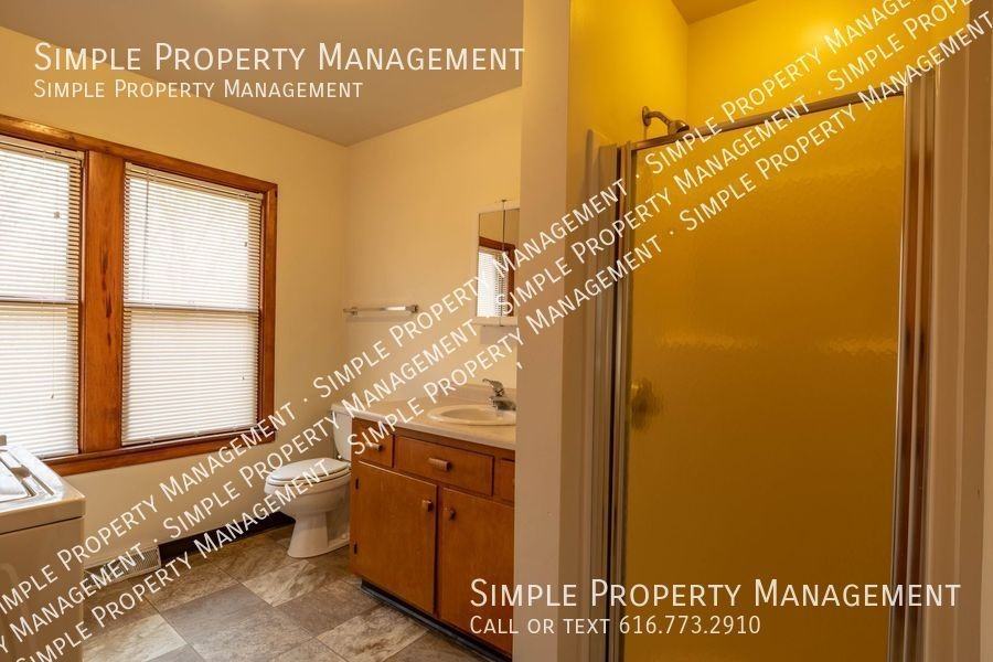 1535 Mcclelland St Sw - Photo 3 of 27