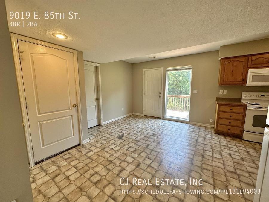 9019 E 85th St - Photo 5 of 11