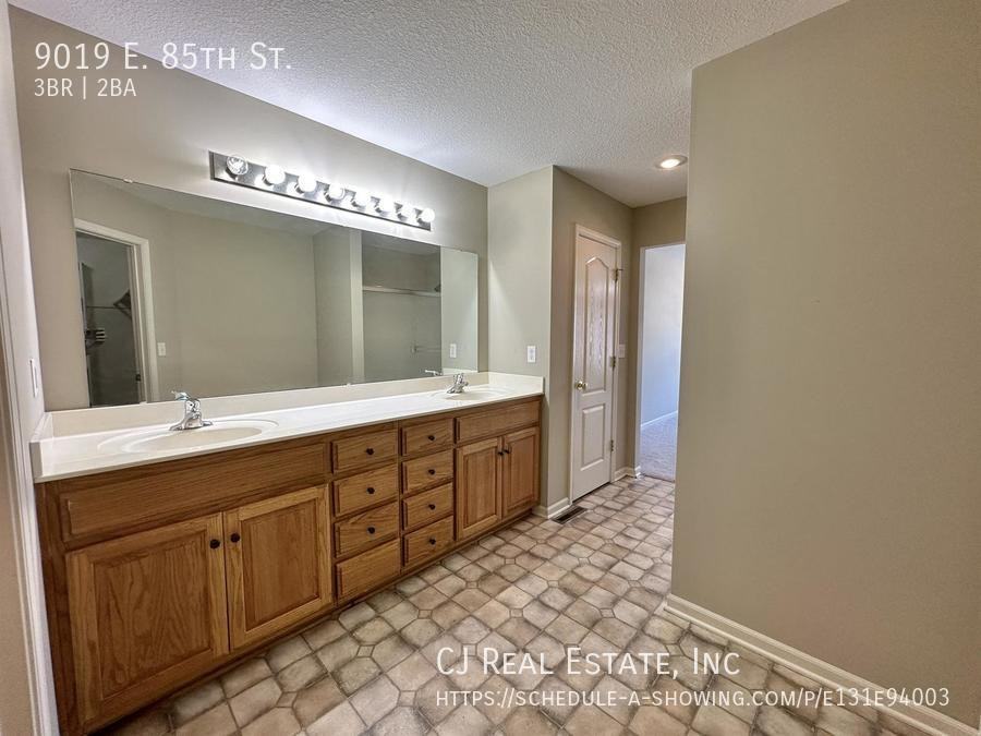 9019 E 85th St - Photo 7 of 11