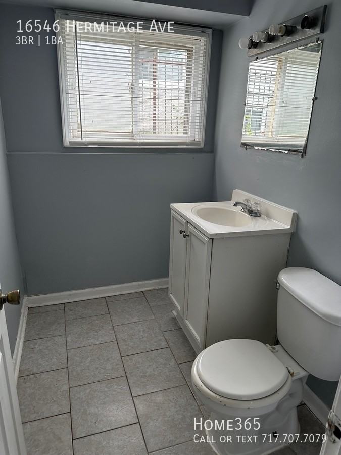 16546 Hermitage Ave - Photo 2 of 11