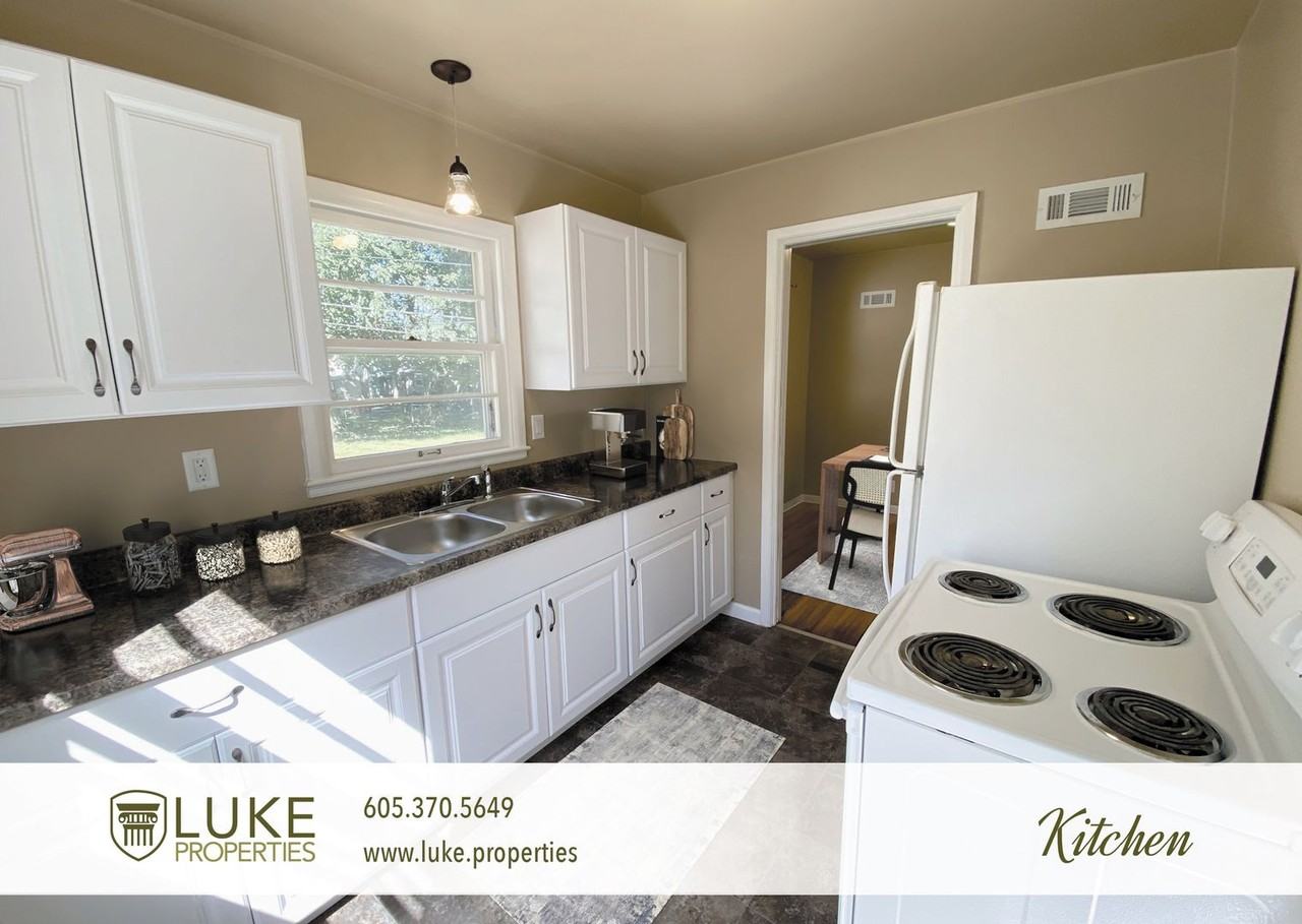 409 N Jessica Ave - Photo 7 of 12