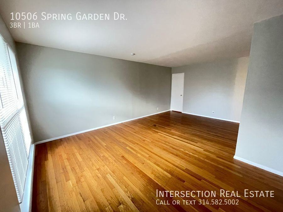 10506 Spring Garden Dr - Photo 4 of 18