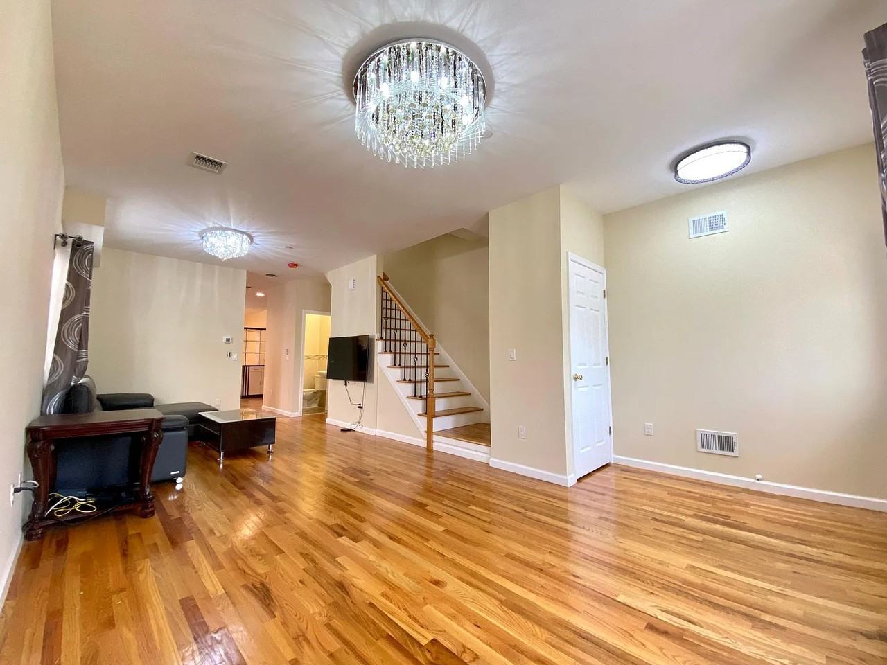 12 Saint Johns Ave #NA - Photo 2 of 9