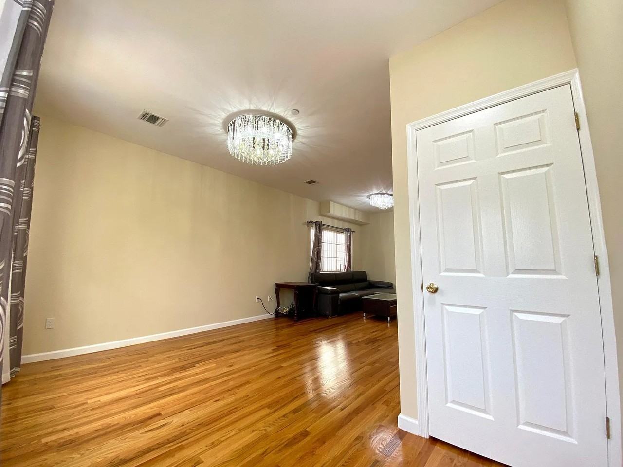 12 Saint Johns Ave #NA - Photo 3 of 9