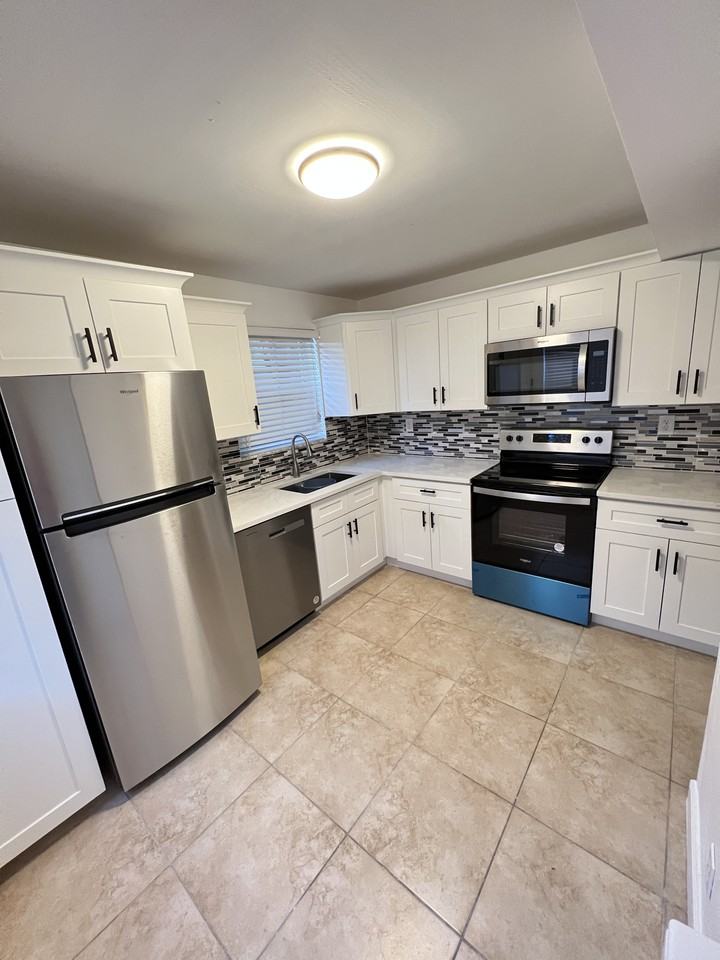 11201 Sw 13th St #104