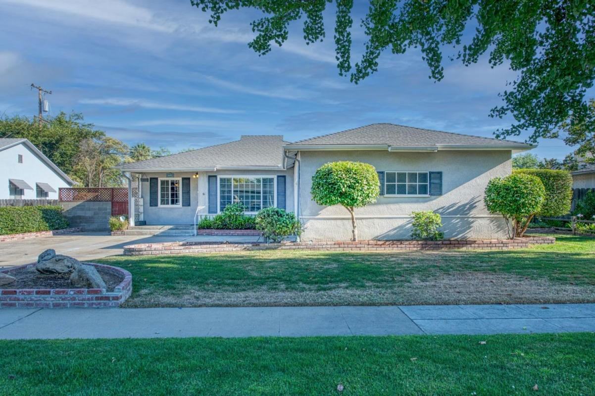 2928 E Richert Ave NA, Fresno, CA 93726 3 Bedroom House for 1,500