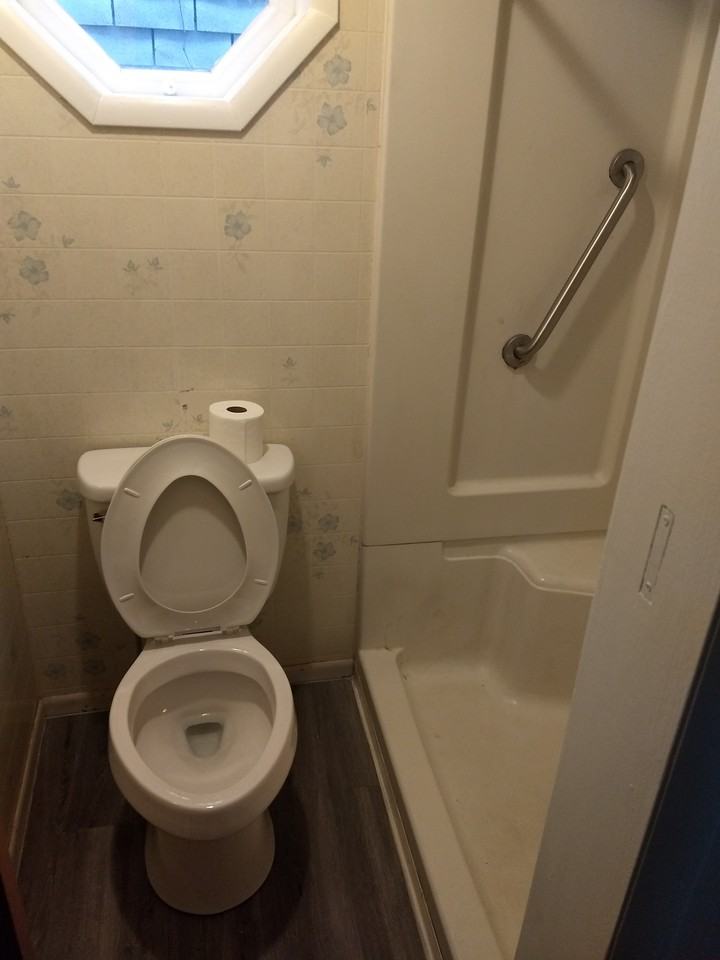 324 E Mahanoy St #NA - Photo 2 of 8