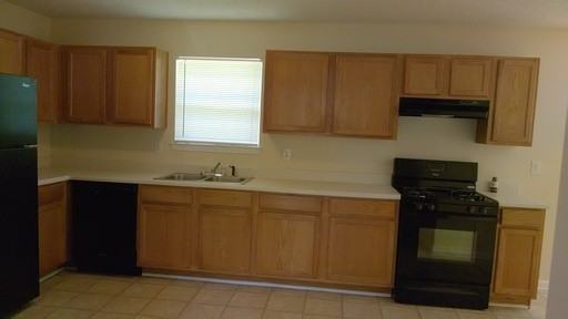 542 Social Circle Rd - Photo 3 of 9