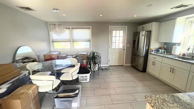 95 Maple Ave - Photo 3 of 9