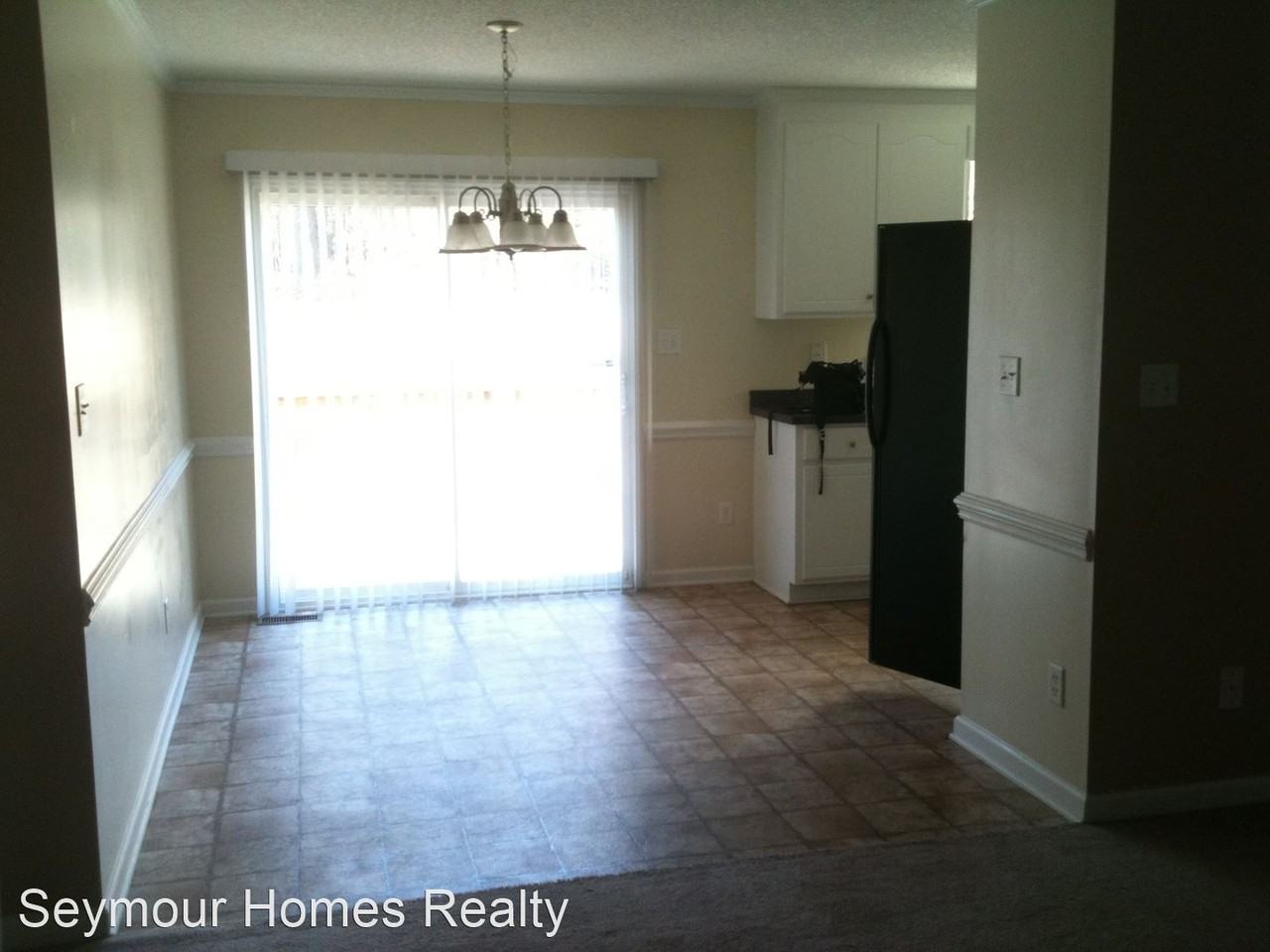 103 Laredo Dr - Photo 3 of 22