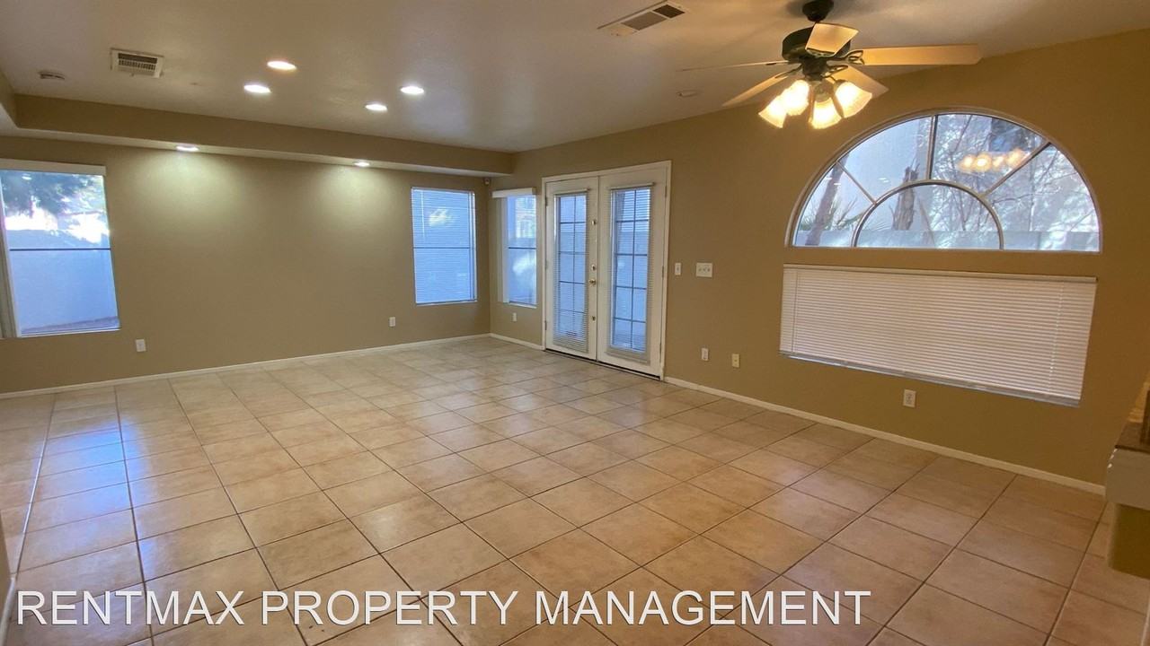 8800 Sandringham Ave - Photo 3 of 21