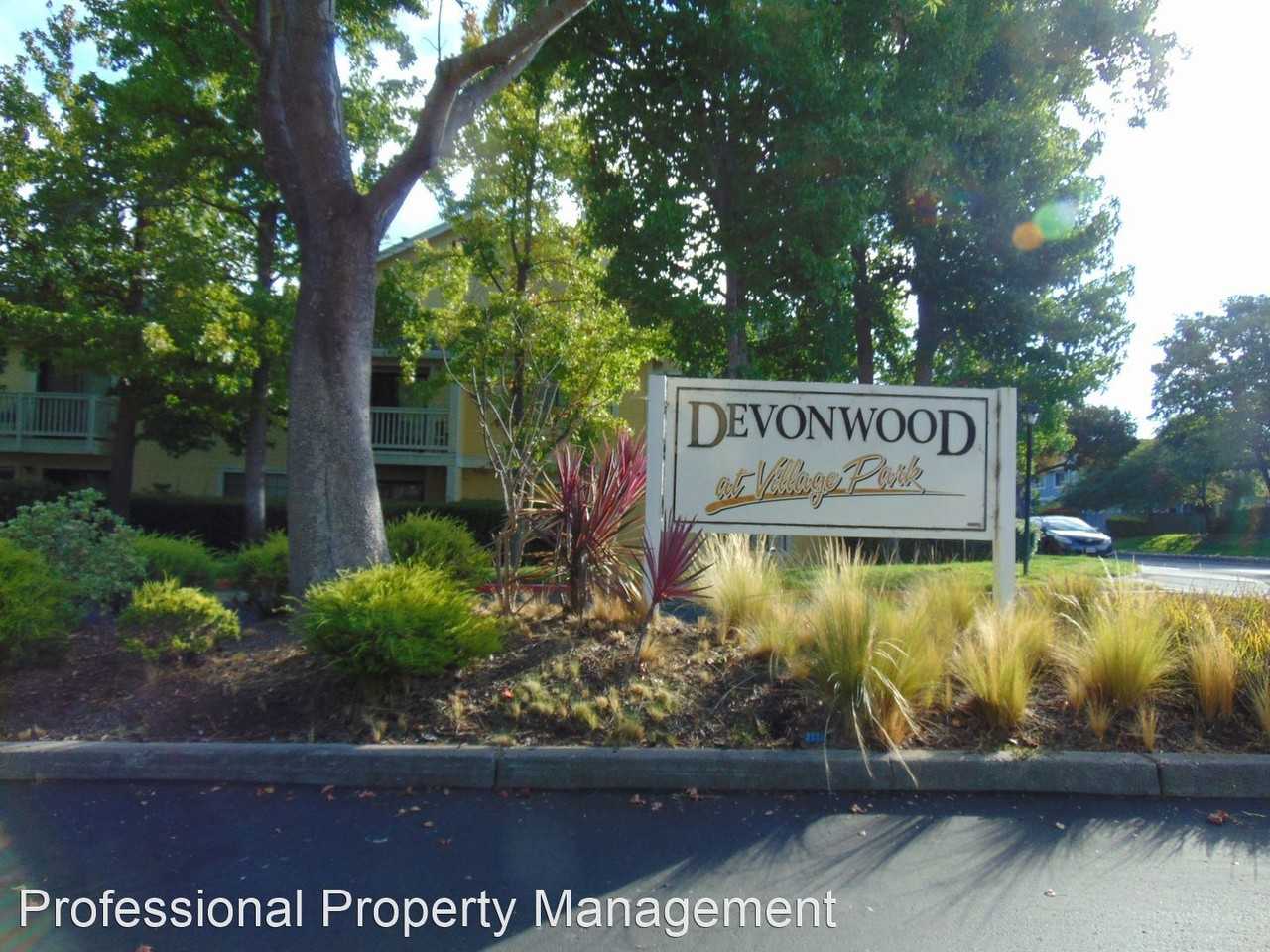 904 Devonwood - Photo 2 of 18