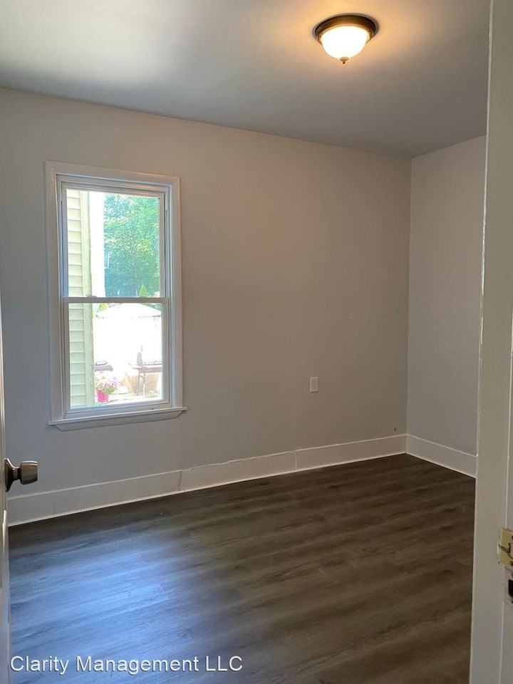 13 Hallock Street - Photo 3 of 14