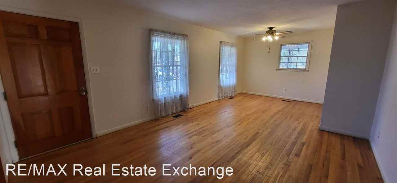 172 Forest Rd - Photo 2 of 9