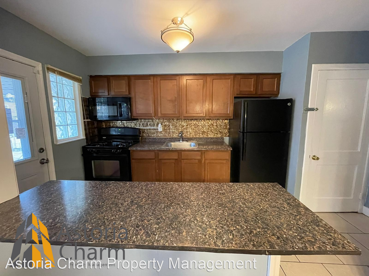 102 S Kossuth St - Photo 2 of 35