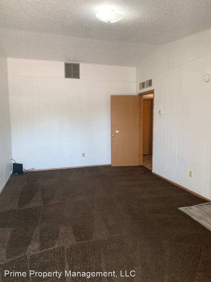 1515 W 18th Street - Photo 2 of 11