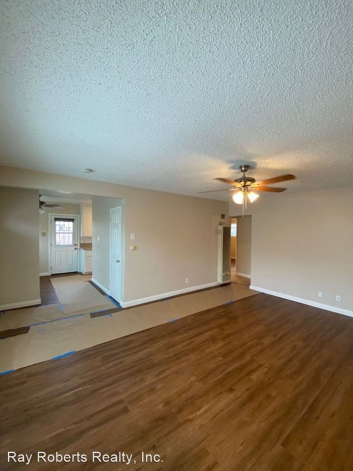 10783 CHESTNUT AVE - Photo 3 of 18