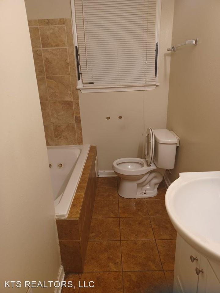 4538 Stemway Dr - Photo 3 of 14