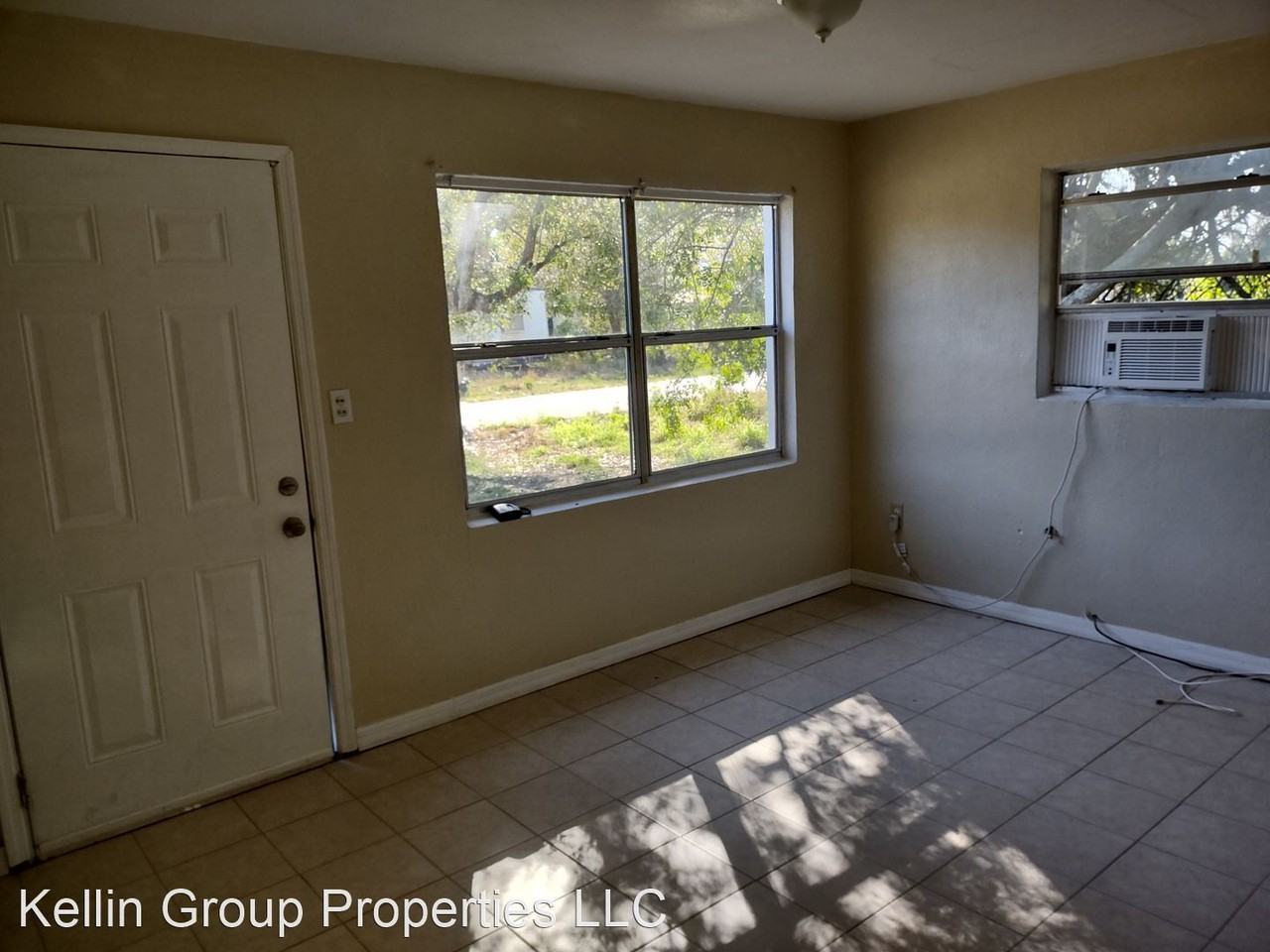 157 E Northside Drive - Photo 2 of 9