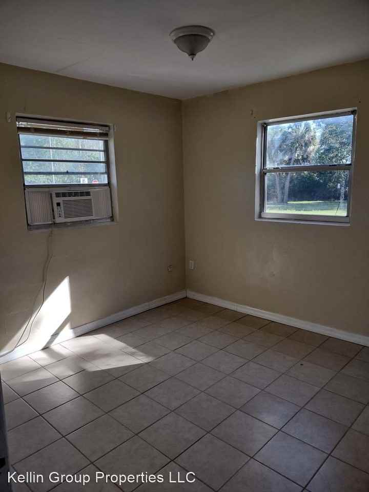 157 E Northside Drive - Photo 3 of 9