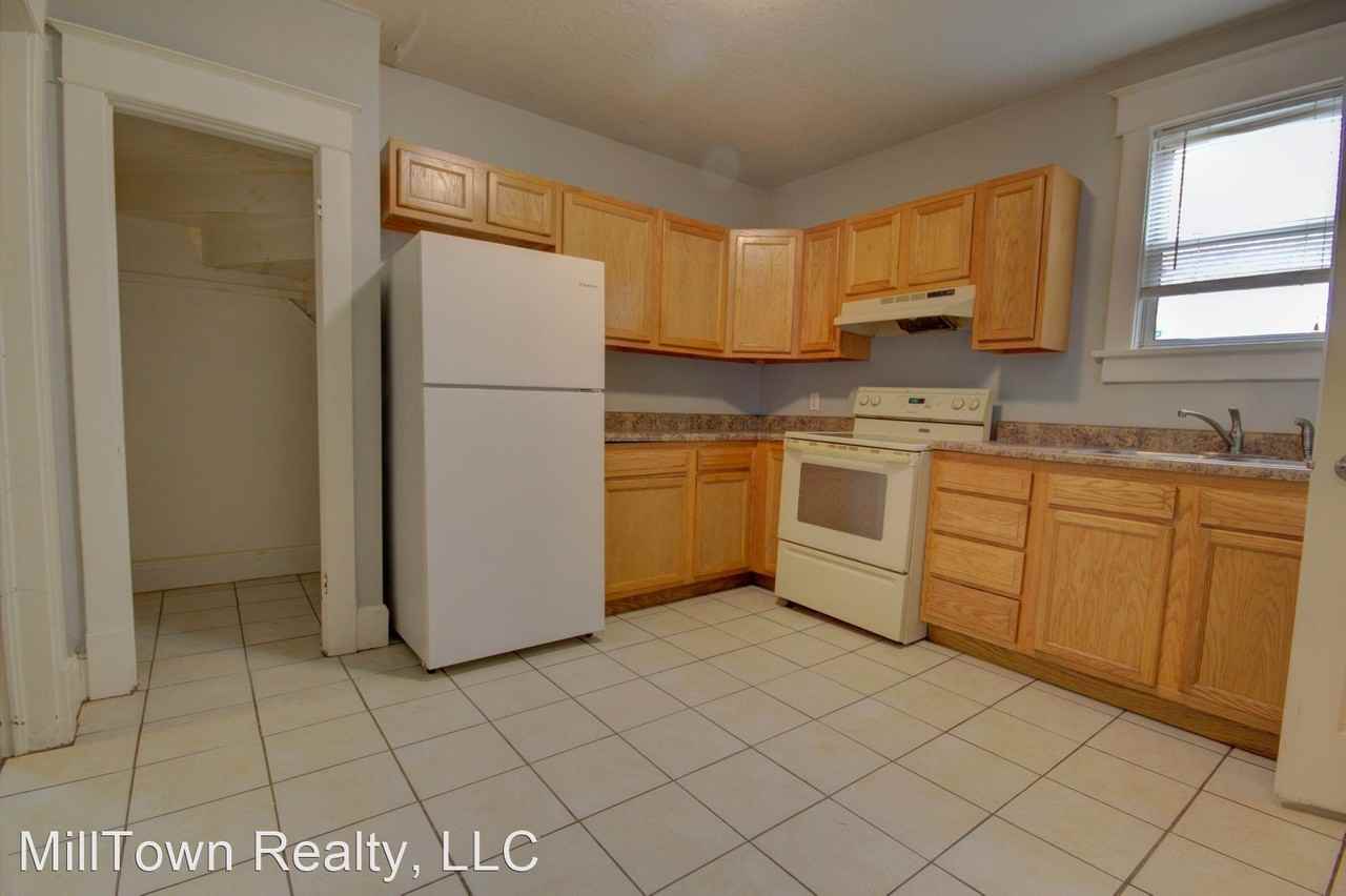 250 44th St - Photo 2 of 16