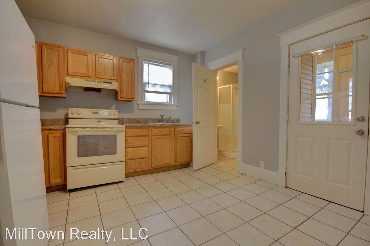 250 44th St - Photo 3 of 16