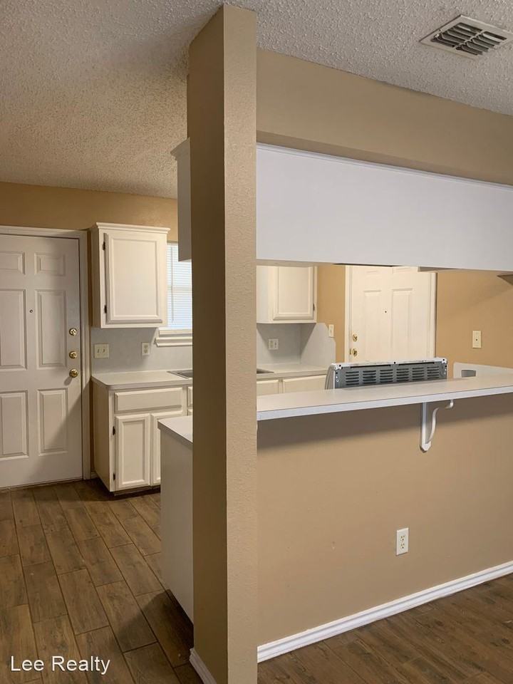 1808 Fullerton Ave - Photo 2 of 4