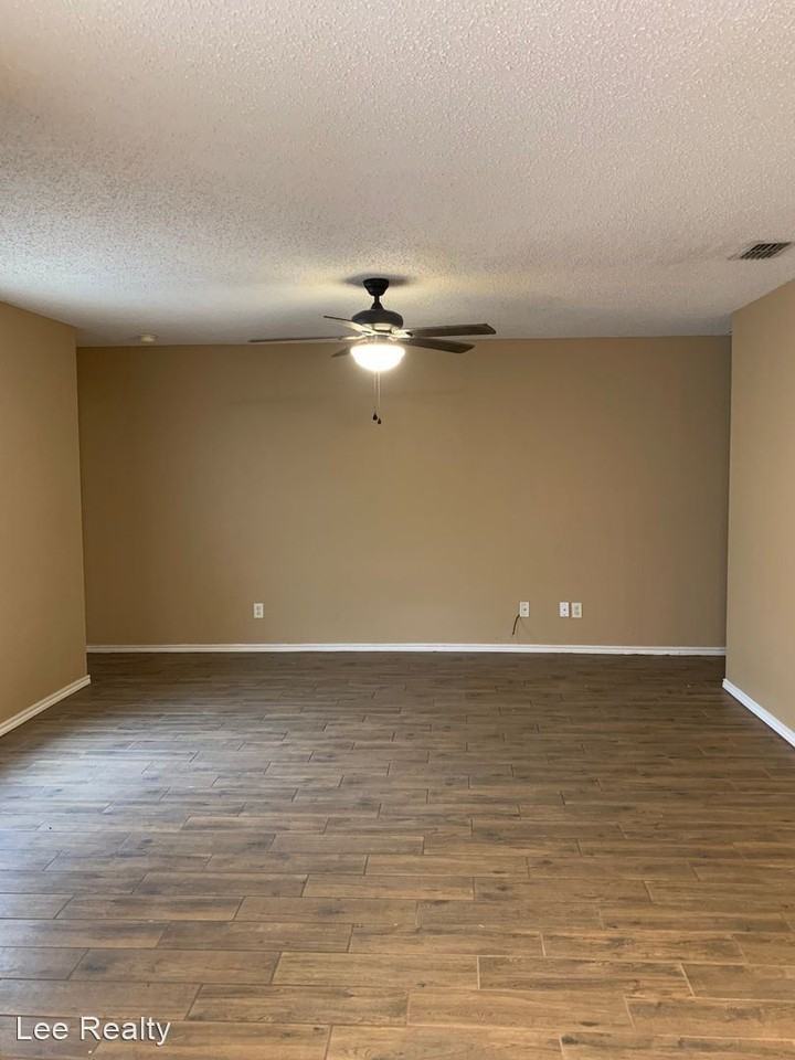 1808 Fullerton Ave - Photo 3 of 4