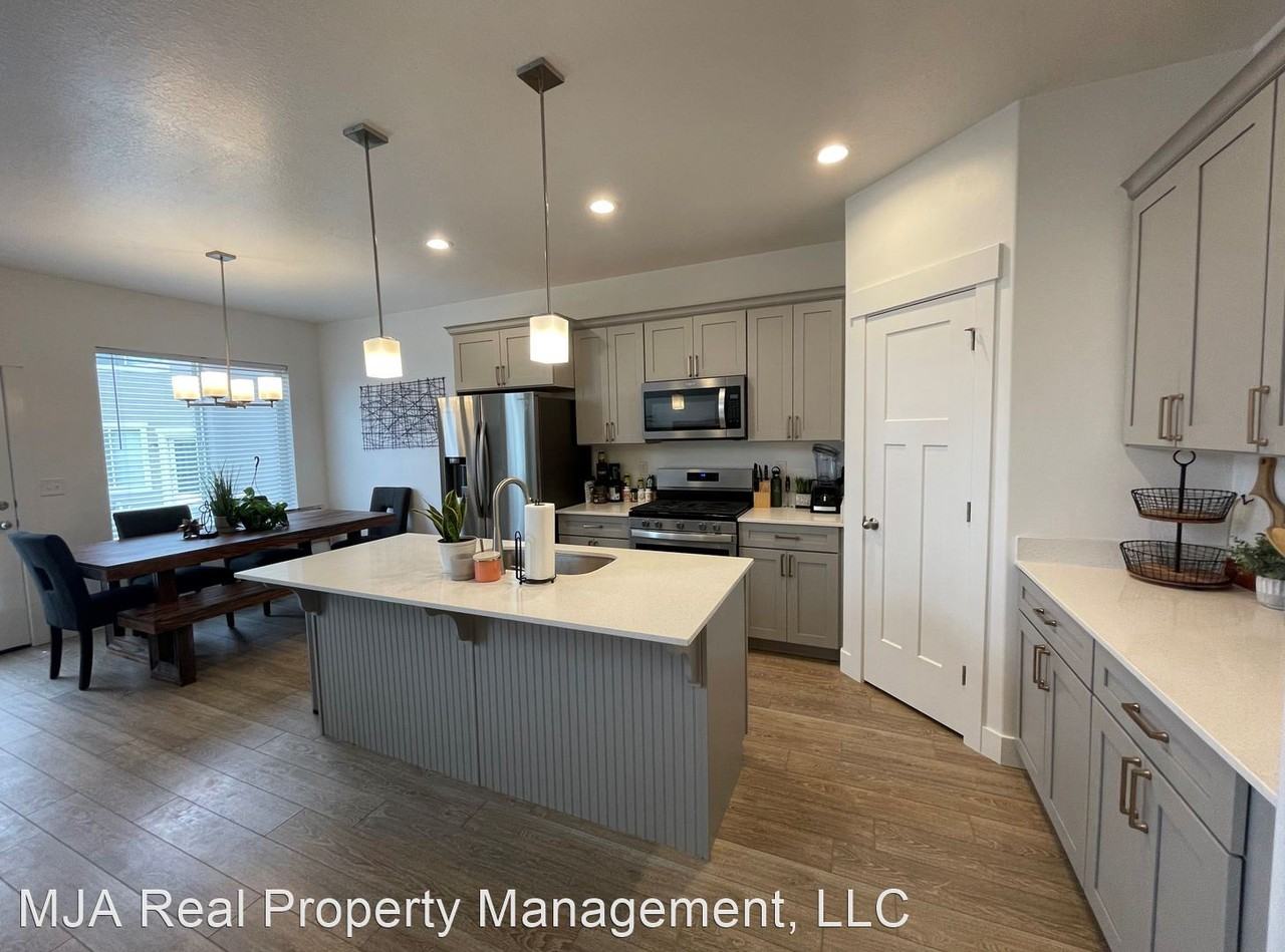 1528 W Truss Dr - Photo 2 of 21