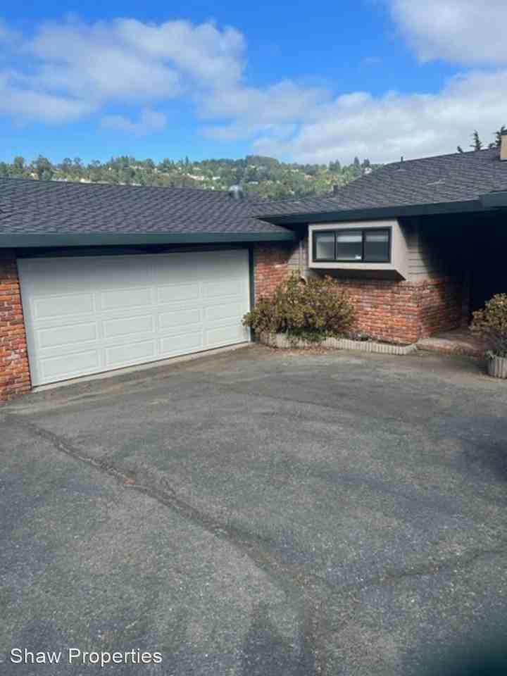 399 Somerset Rd. - Photo 3 of 37