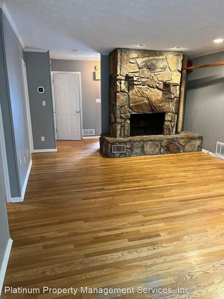 1000 Martins Lake Close - Photo 2 of 43