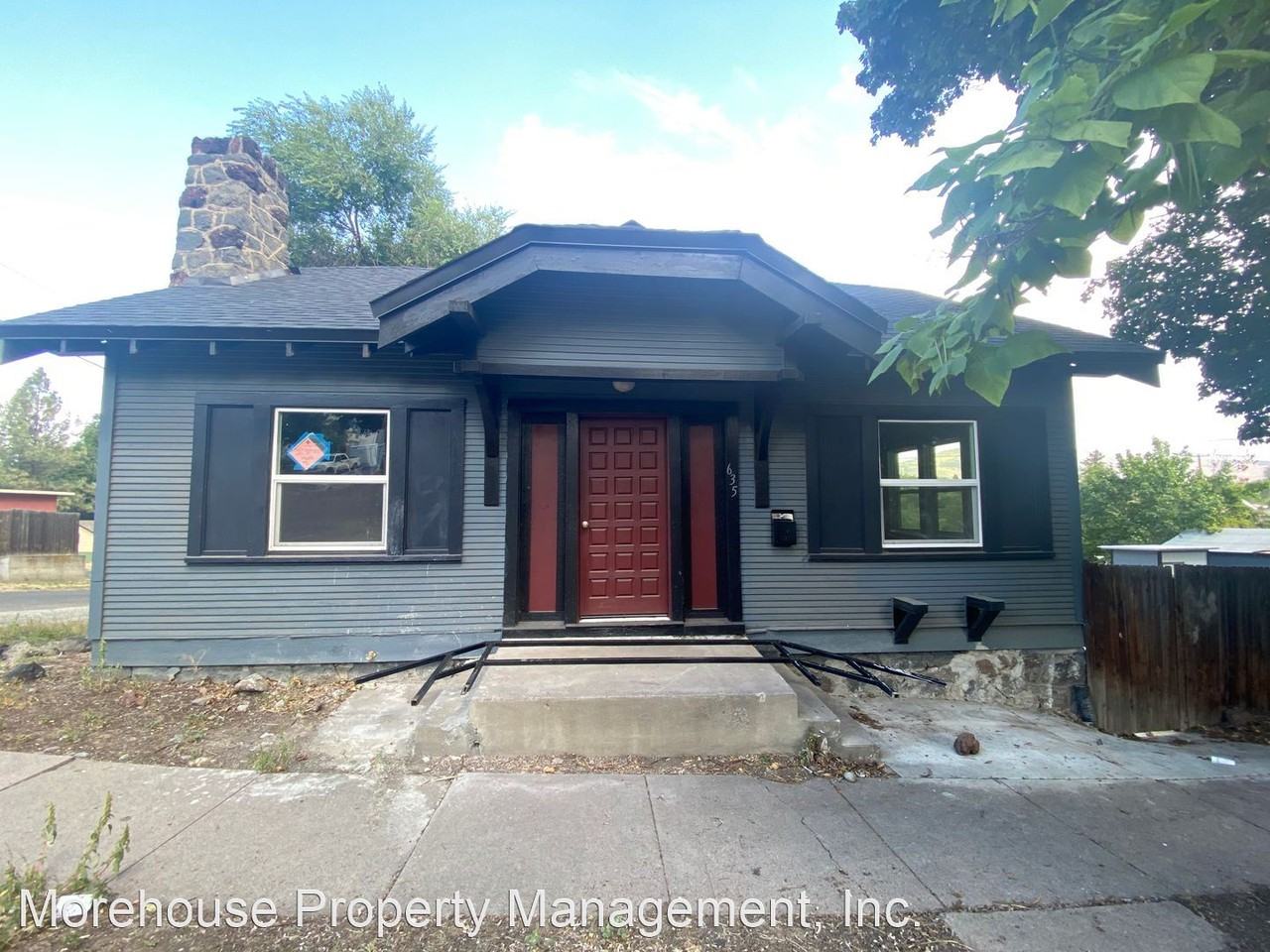 635 N 9th St, Klamath Falls, OR 97601 5 Bedroom House for 1,750/month