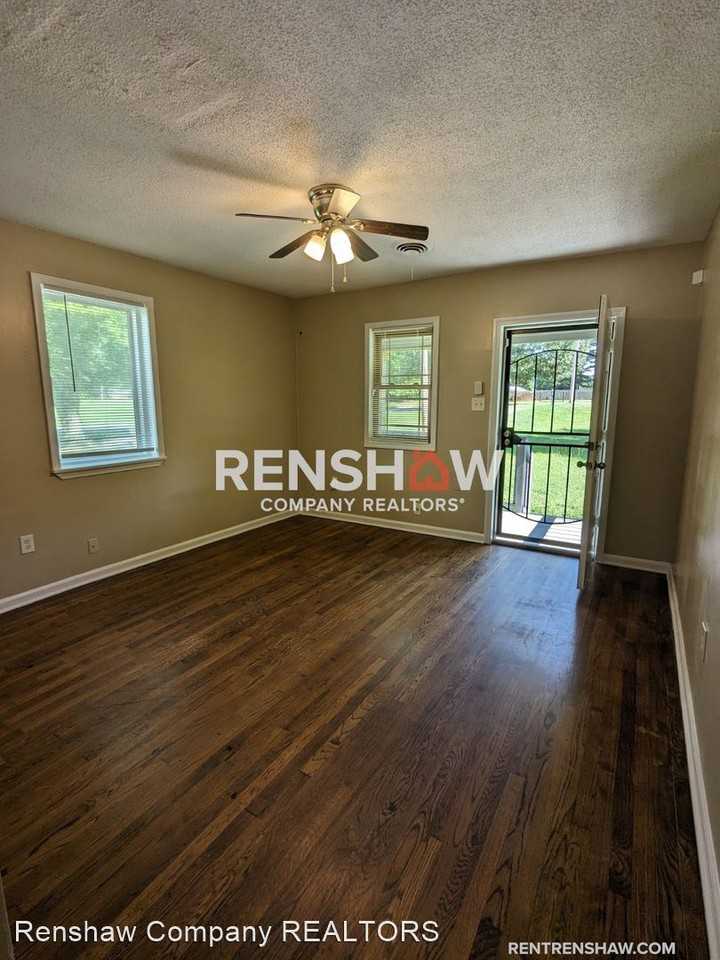 362 Hewlett Rd - Photo 2 of 15
