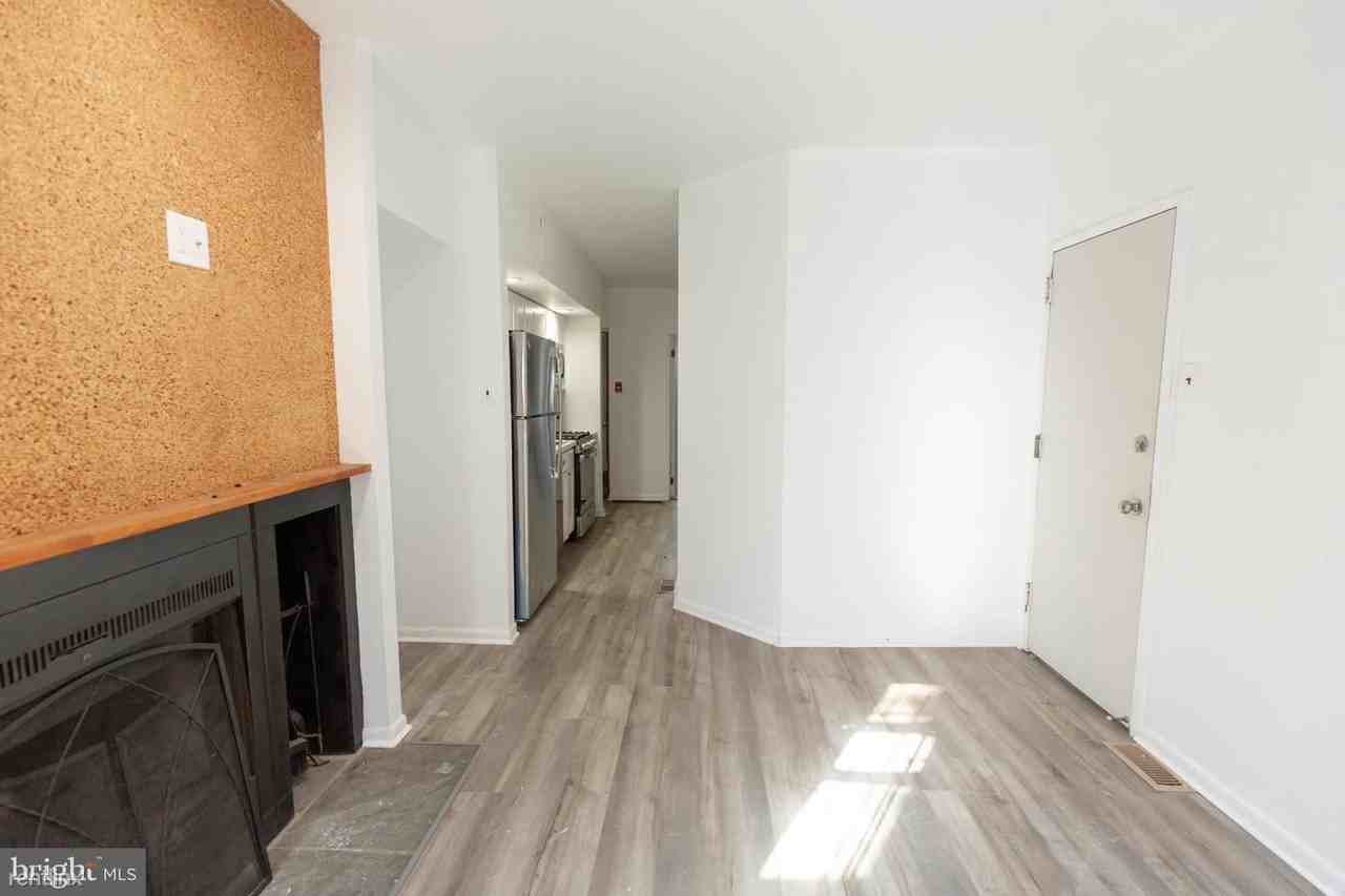 1915 Pemberton St - Photo 2 of 10