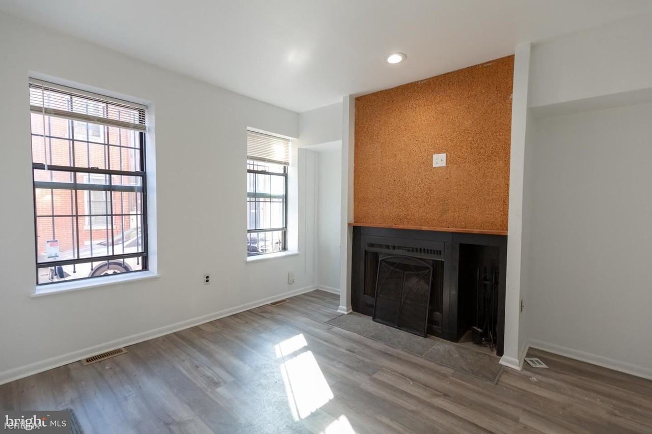 1915 Pemberton St - Photo 3 of 10