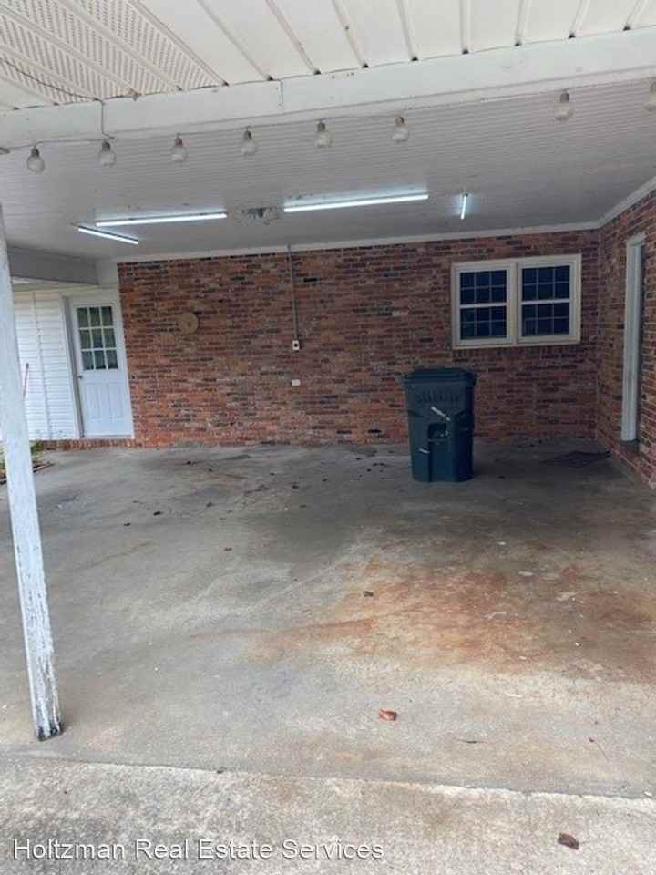 323 Loves Chapel Rd - Photo 2 of 4