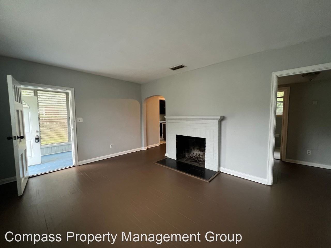 5543 Lakewood Cir E - Photo 2 of 18