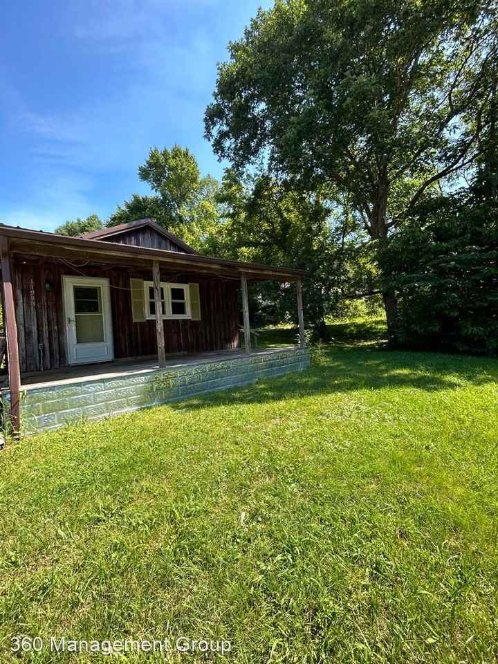 11993 Irvine Rd - Photo 2 of 7