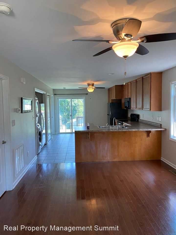 1815 Orchard Ln - Photo 2 of 23