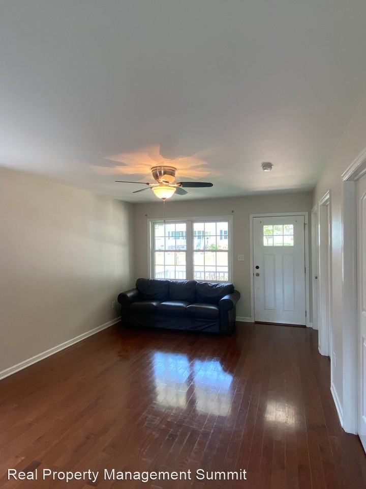 1815 Orchard Ln - Photo 3 of 23