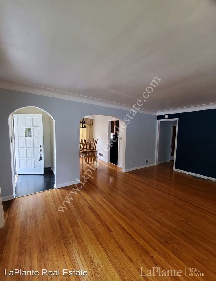 2947 S Byrne Rd - Photo 3 of 14